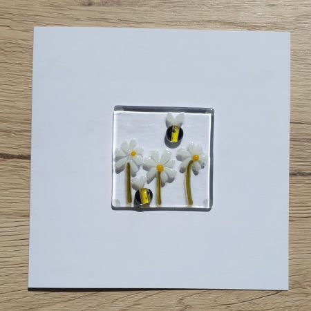 Keepsake fused glass blank card featuring bees amongst daises