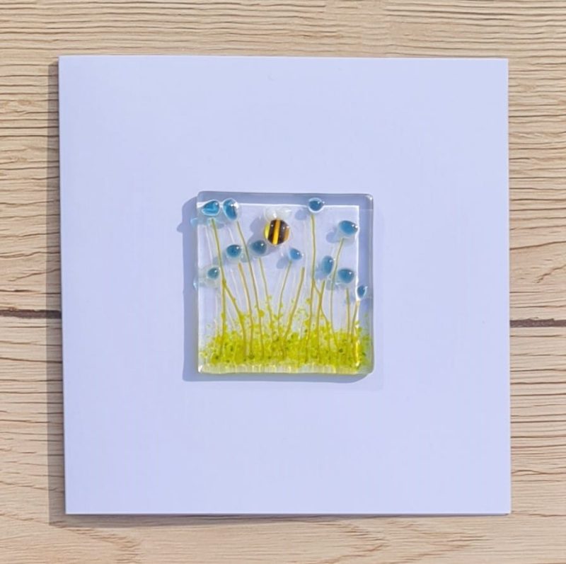 Keepsake fused glass blank card featuring a bee amongst corn flowers