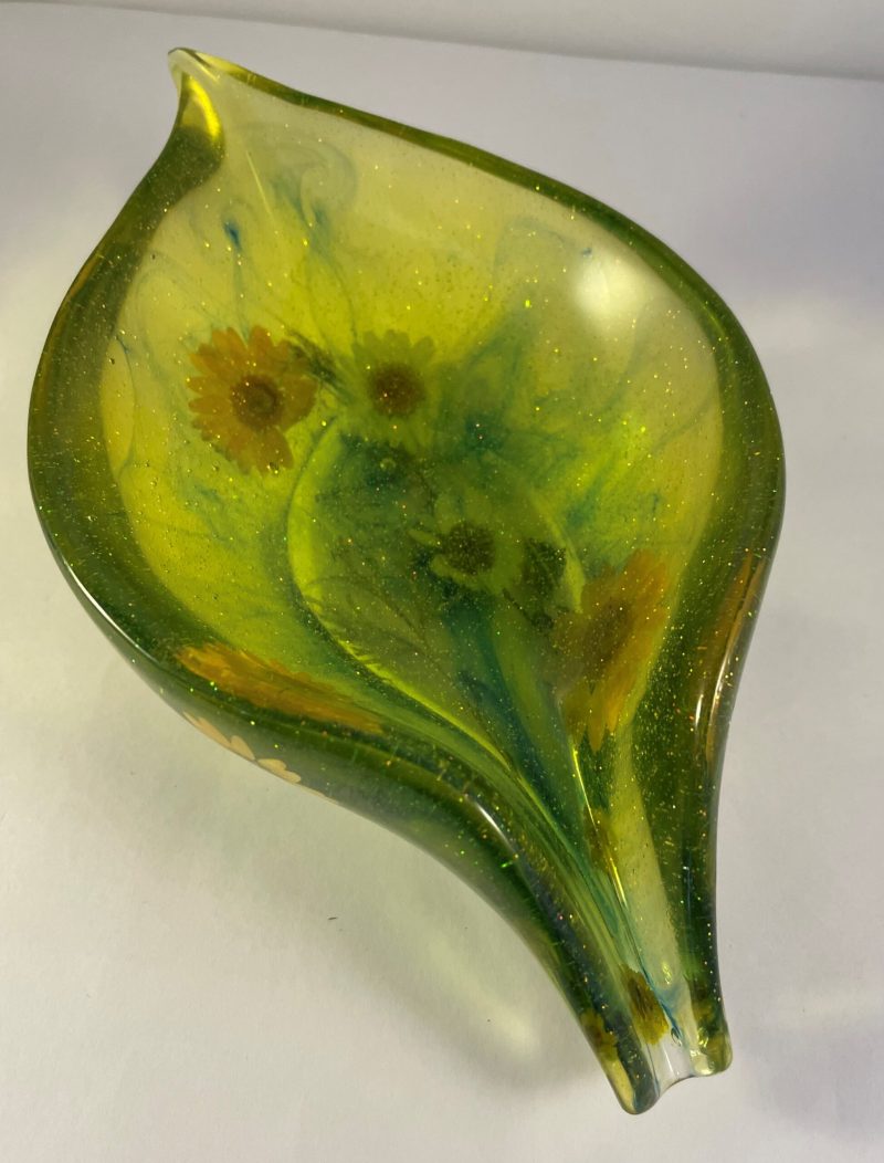 Resin soap dish