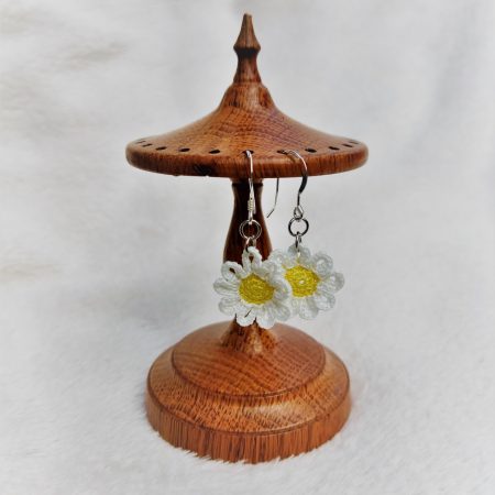 Crochet daisy earrings