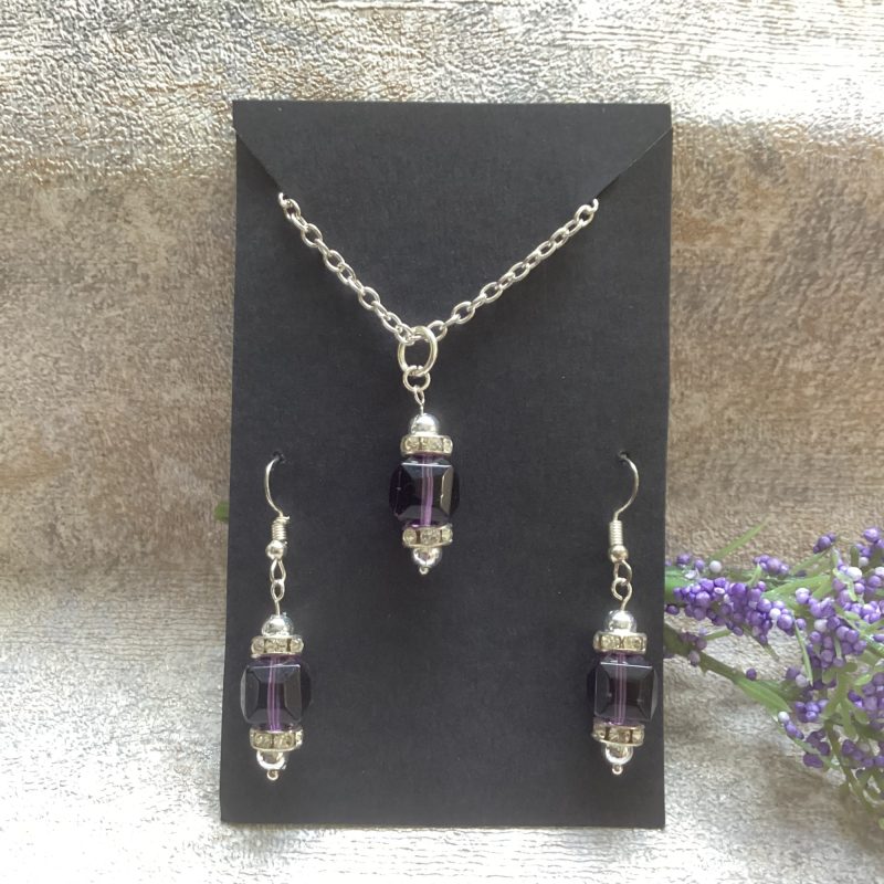 Purple stone pendant set