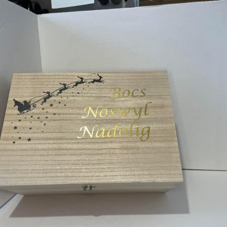 Bocs Noswyl Nadolig / Welsh Christmas Eve Box