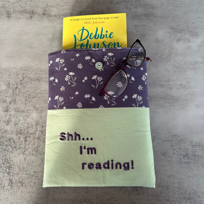Daisy Book Sleeve with Shh... I'm reading phrase, Fabric Book Sleeve, Book Pouch or Book Cosy