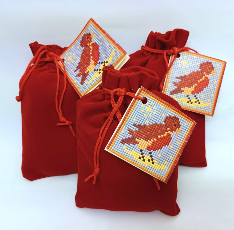 Robin Tapestry Mini-kit, Counted Cross-stitch, Needlepoint, Pin-cushion Kit, Picture, Bag, Easy