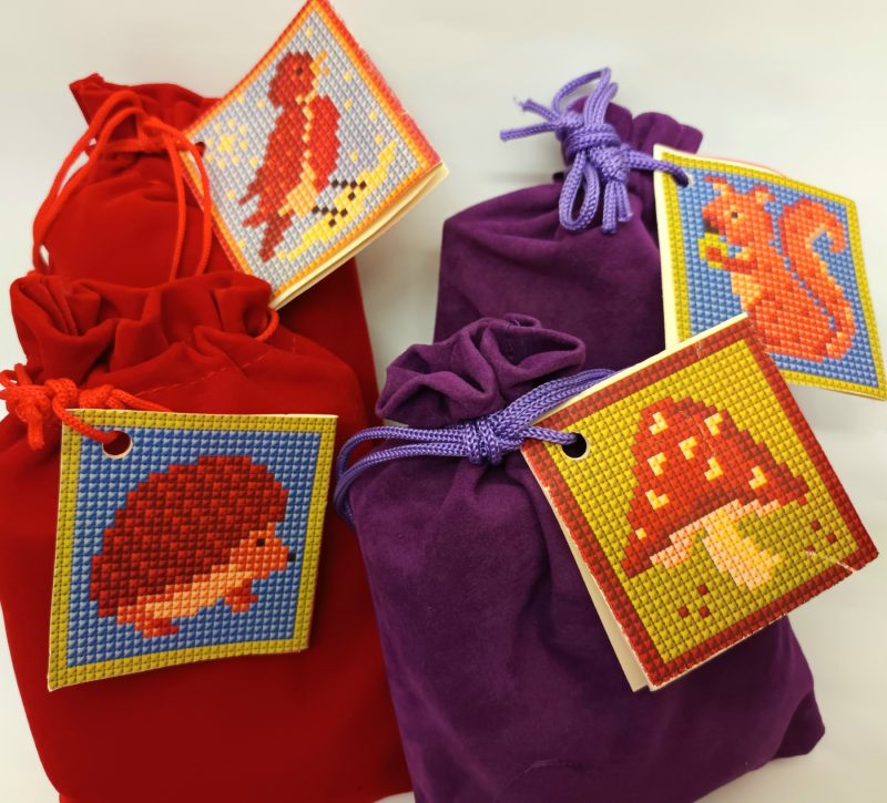 Hedgehog Tapestry Mini-kit, Counted Cross-stitch, Needlepoint, Pin-cushion Kit, Picture, Bag, Easy