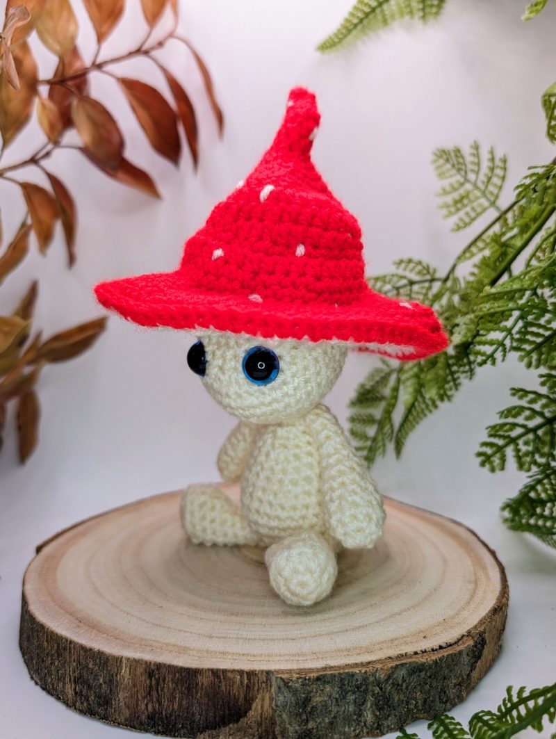 Enchanted Woodland Mushroom Wildling figure - Red mushroom - cream variety