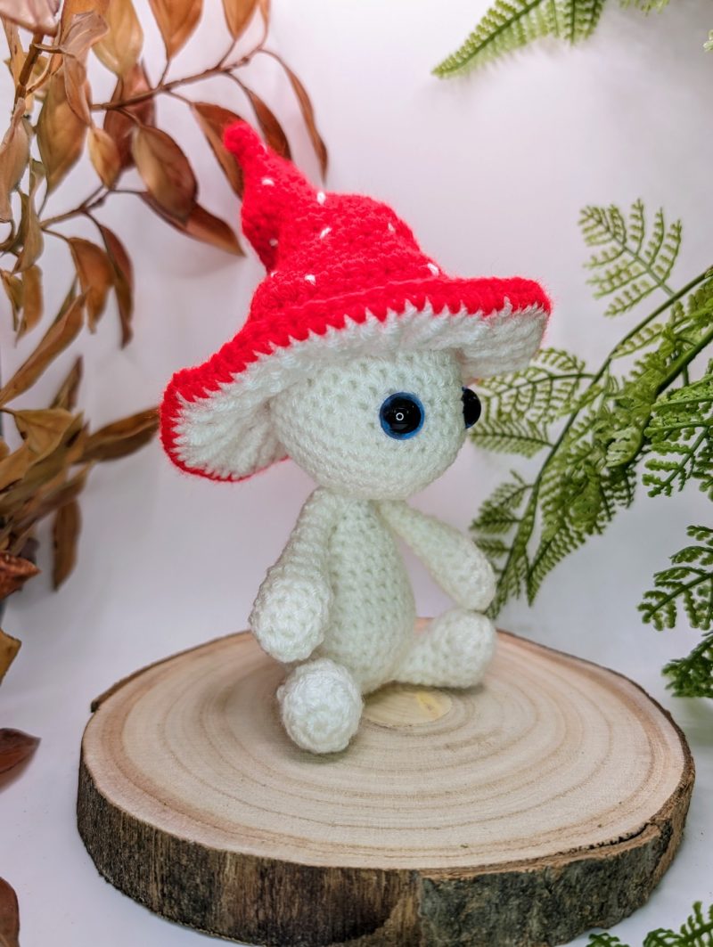 Enchanted Woodland Mushroom Wildling figure - Red mushroom - white variety