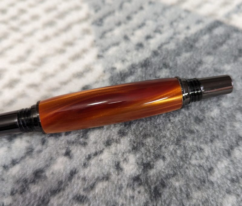 Acrylic Jr Gentleman-style fountain pen made from graduated golden brown acrylic
