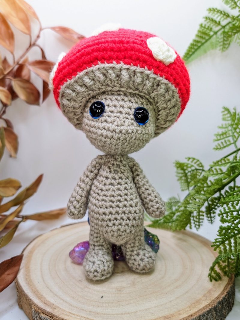 Enchanted Woodland Toadstool Wildling figure