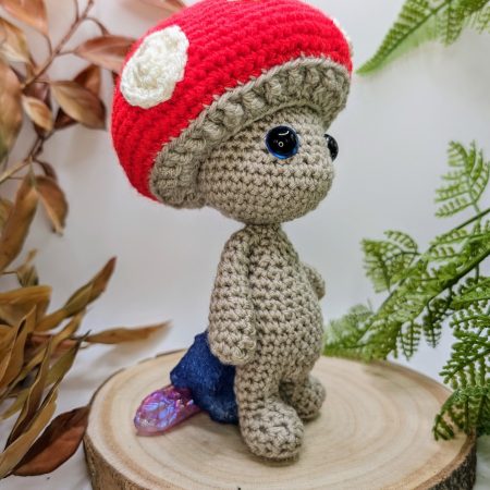 Enchanted Woodland Toadstool Wildling figure