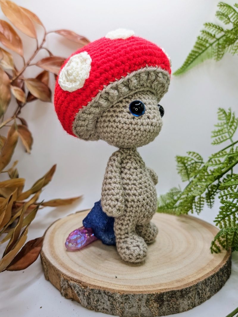 Enchanted Woodland Toadstool Wildling figure