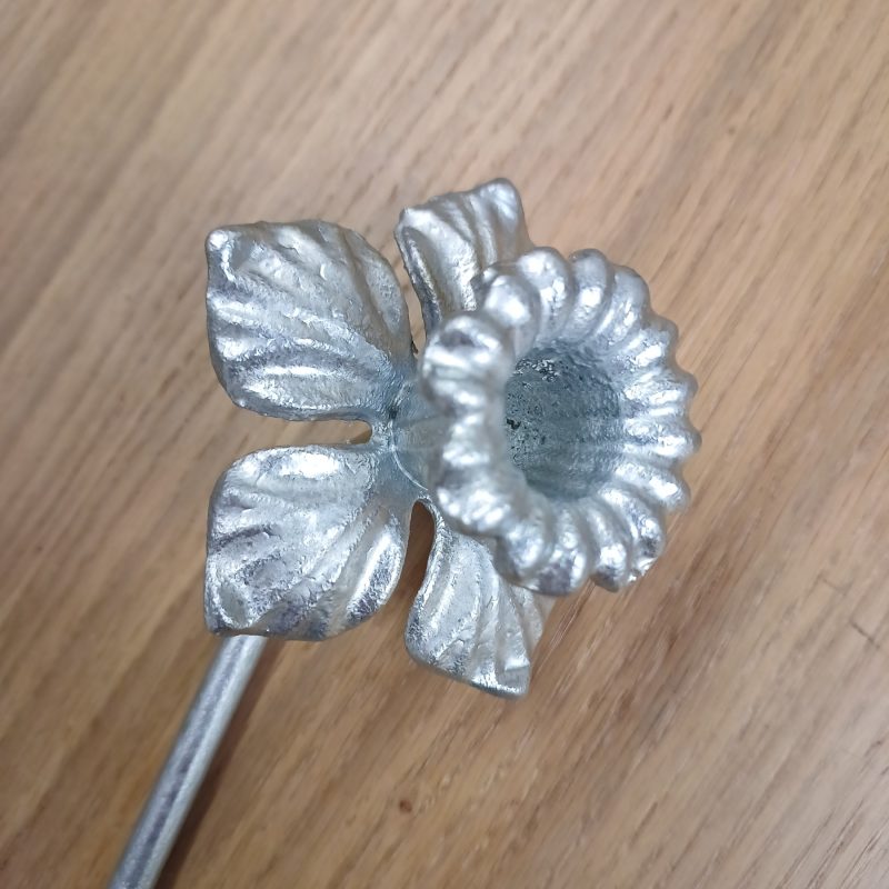 Steel Daffodil Garden Stake