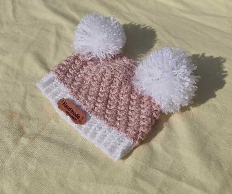 New born Pom Pom hat