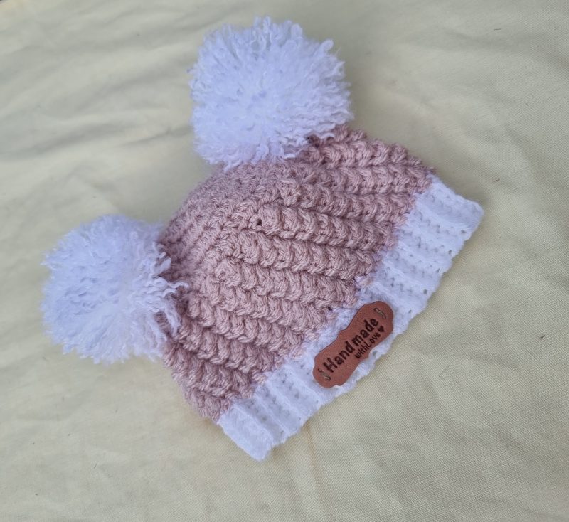 New born Pom Pom hat