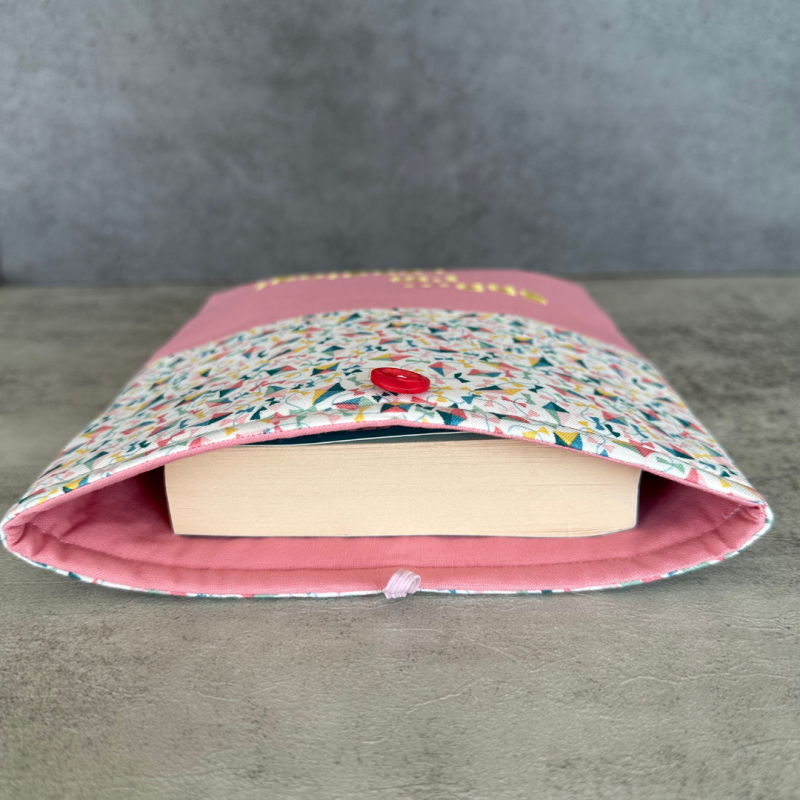 Kite Book Sleeve with Shh... I'm reading phrase, Fabric Book Sleeve, Book Pouch or Book Cosy