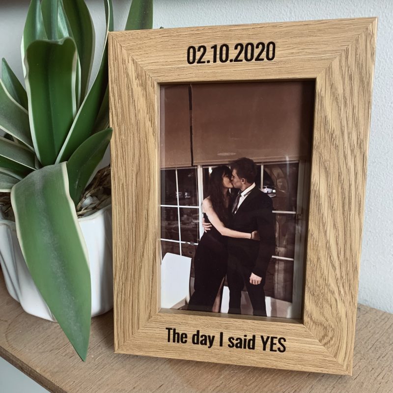 Personalised custom oak photo frame | the perfect gift for all the family