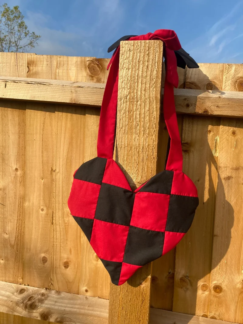 Red and black checkered heart tote bag, adjustable straps, bow heart bag, shoulder bag, cotton