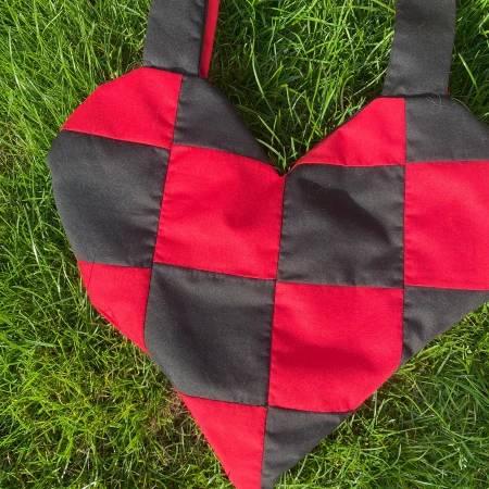 Red and black checkered heart tote bag, adjustable straps, bow heart bag, shoulder bag, cotton