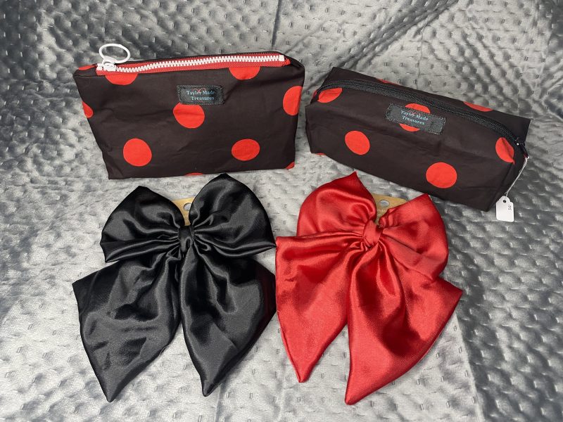 Personalised beauty gift hamper, makeup bag hair bows for her, polkadot makeup bag, large hair bow
