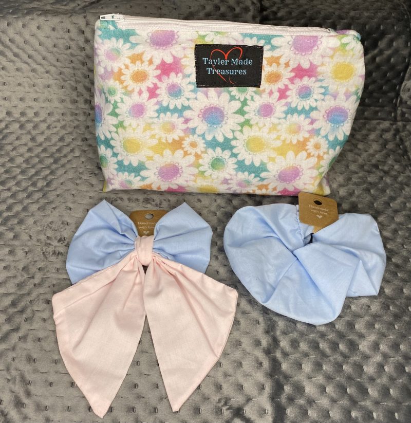 Personalised beauty gift hamper,makeup bag hair bows for her,multicolour flower large makeup bag