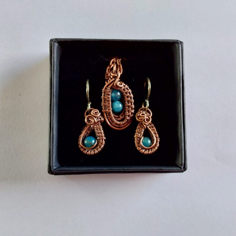 Handmade wire weave antiqued copper Neon apatite Jewellery set.