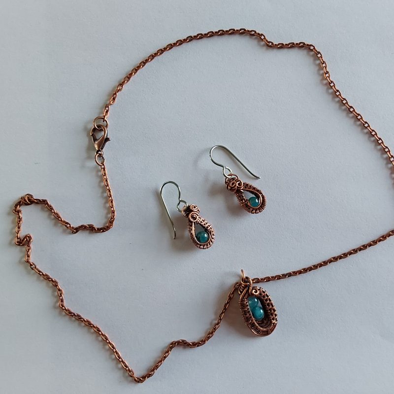 Handmade wire weave antiqued copper Neon apatite Jewellery set.
