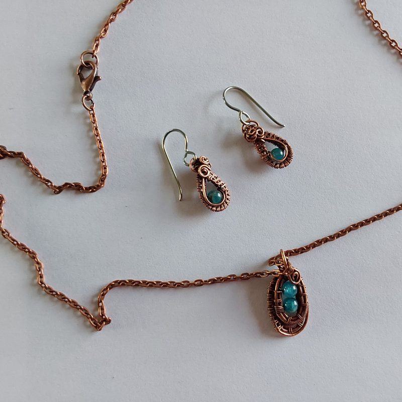 Handmade wire weave antiqued copper Neon apatite Jewellery set.