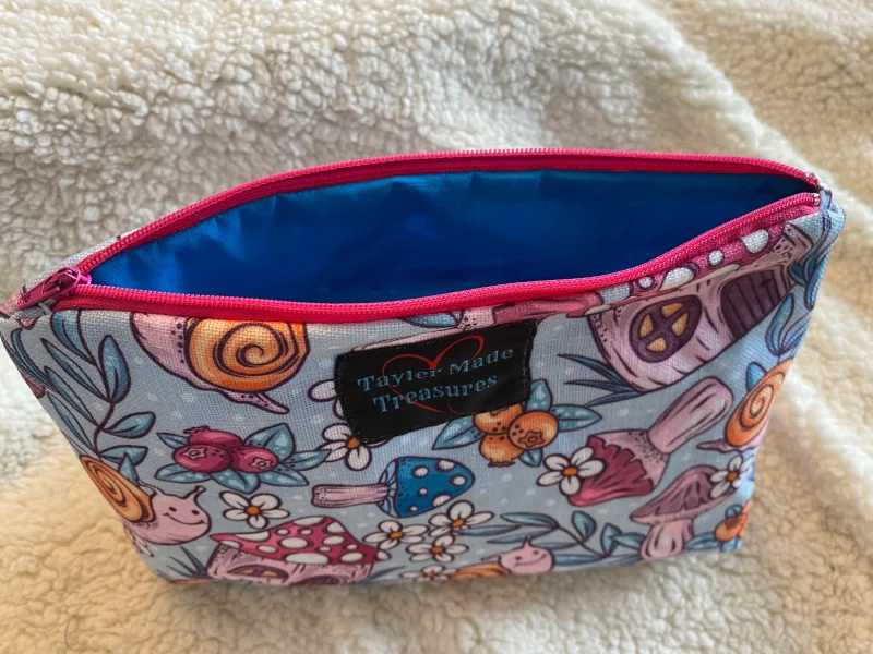 Novelty snail and mushroom makeup zipped bag, accessories bag, wash bag, medicine bag, travel makeup