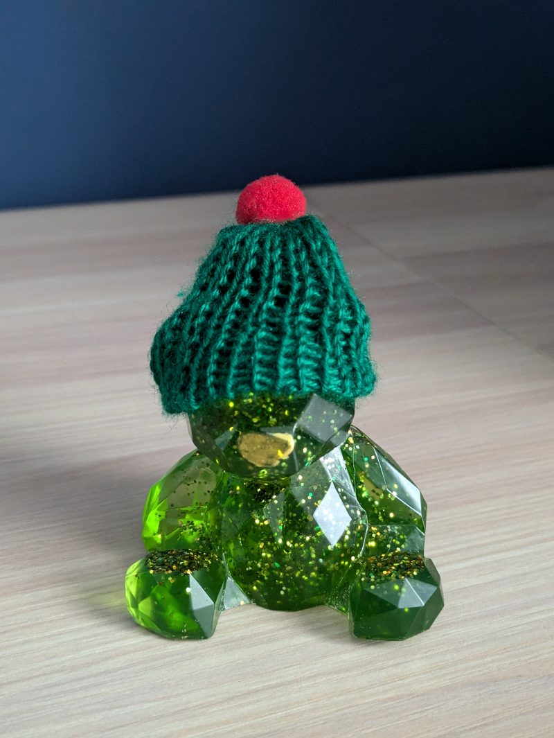 Resin bears come in various colours with various accessories