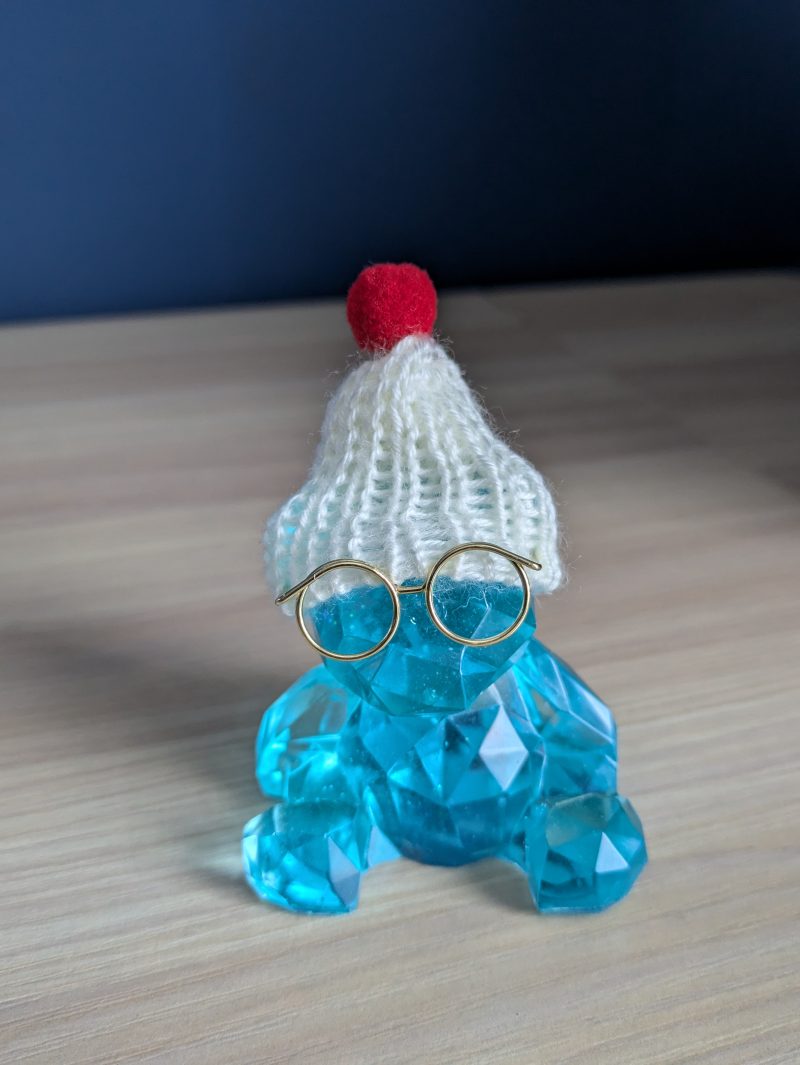 Resin bears come in various colours with various accessories