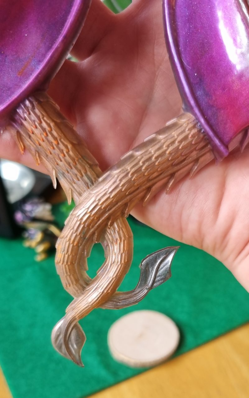 Resin love heart dragons wall hanging ornament