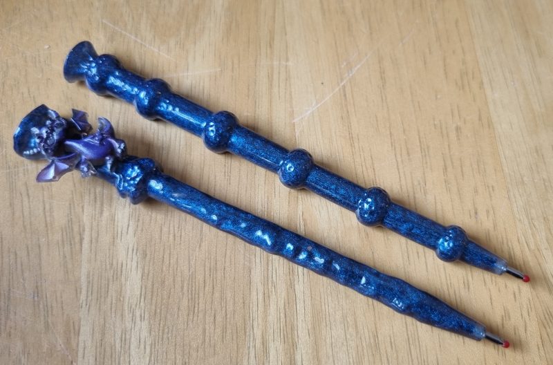 Set of 2 resin dragon novelty shaped pens