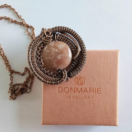 Wire weave Sesame Jasper pendant with chain. - Image 2