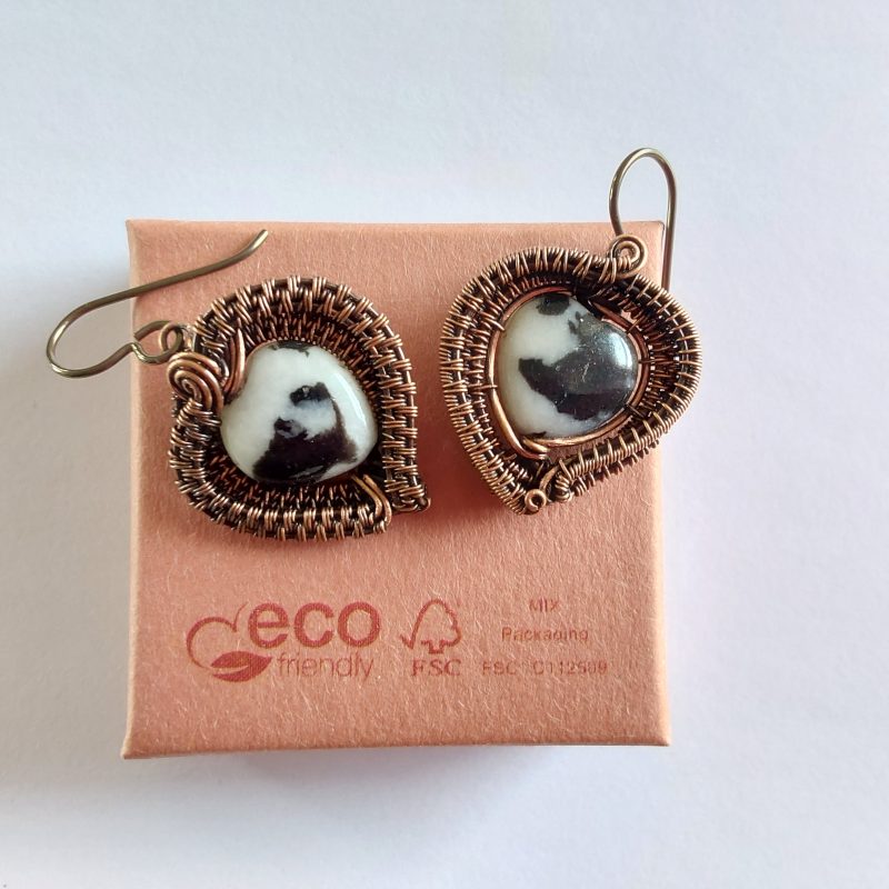 Heart shaped copper wire weave dangly earrings with Niobium hypoallergenic ear wires.