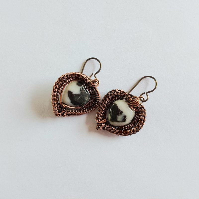 Heart shaped copper wire weave dangly earrings with Niobium hypoallergenic ear wires.