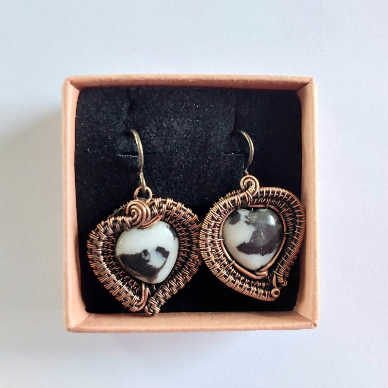 Heart shaped copper wire weave dangly earrings with Niobium hypoallergenic ear wires.