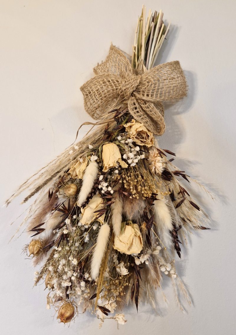 Rustic Cream Dried Flower Bunch, Wall Hanging, Sheath.
