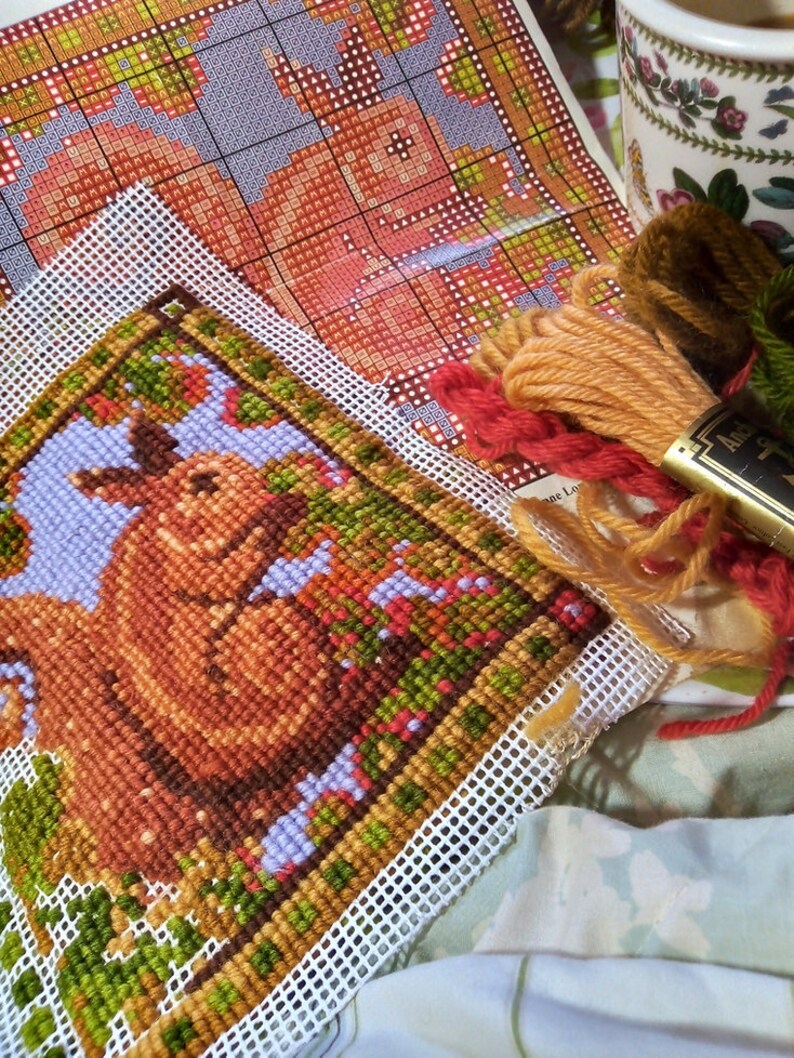 Red Squirrel Tapestry Kit, Counted Cross-stitch, Needlepoint Tapestry Kit, Perfect Gift For a Craft (Copy)