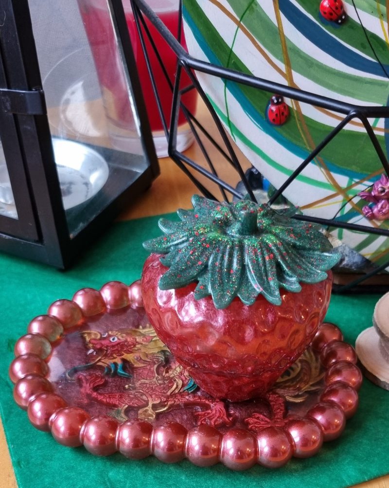 Novelty resin pots (strawberry, pumpkin and more)