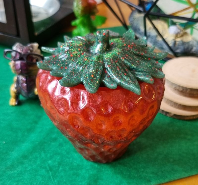Novelty resin pots (strawberry, pumpkin and more)