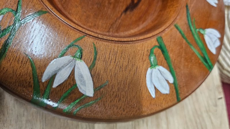 Snowdrop dish/candle holder