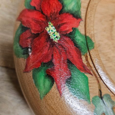 Wooden candle holder with poinsettia & ivy