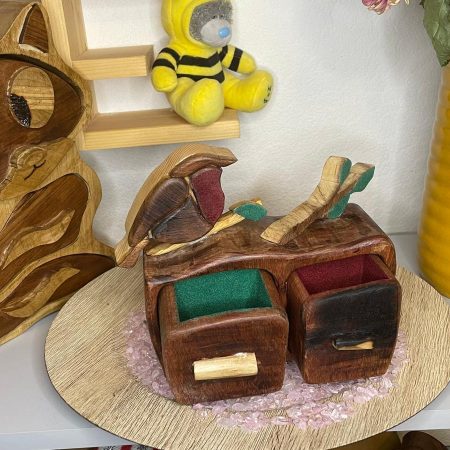 Robin Box in African Sapele Wood – Nature and Craft in Perfect Harmony