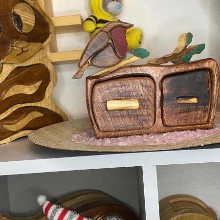 Robin Box in African Sapele Wood – Nature and Craft in Perfect Harmony