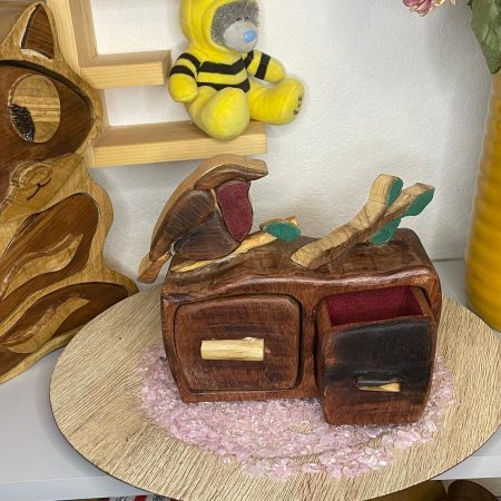 Robin Box in African Sapele Wood – Nature and Craft in Perfect Harmony