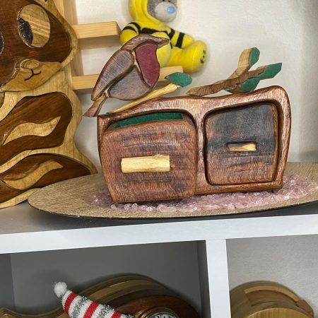 Robin Box in African Sapele Wood – Nature and Craft in Perfect Harmony