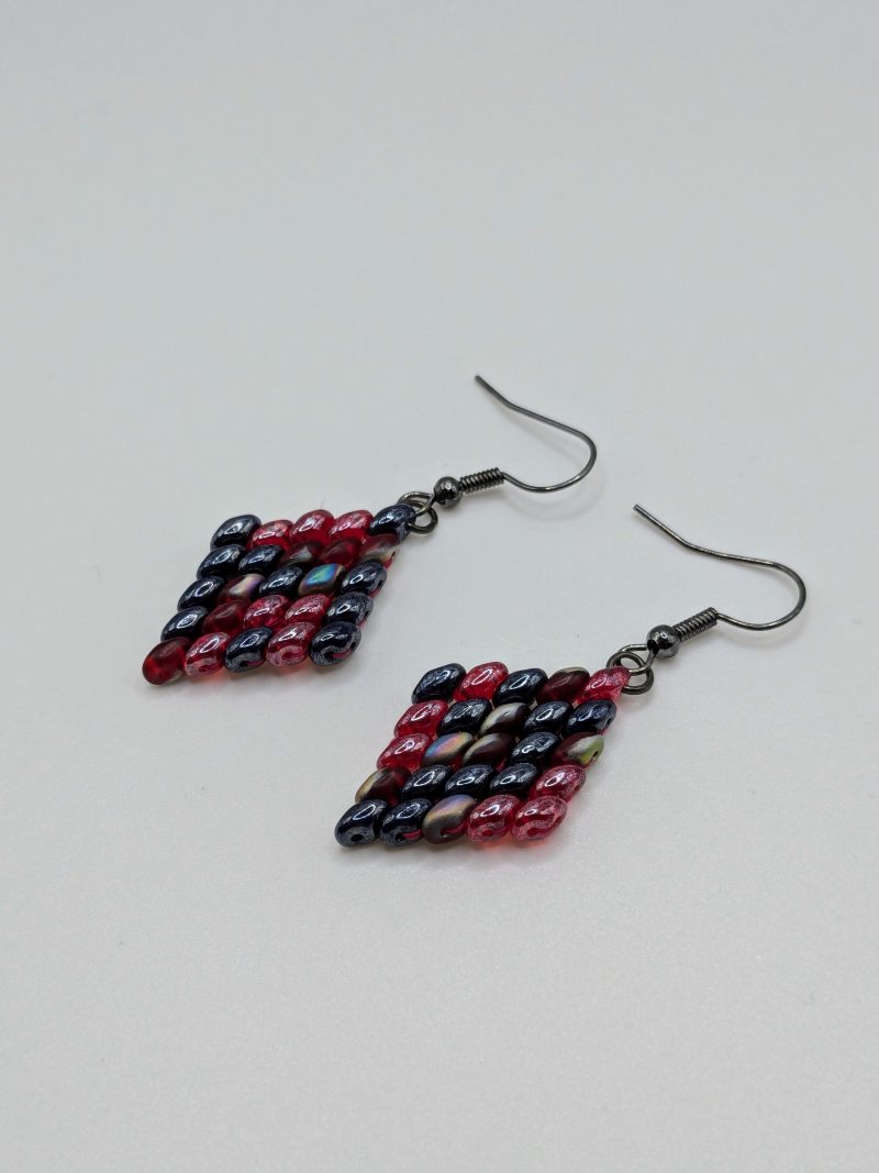 Handwoven Beaded Diamond-Shaped Dangle Earrings - Navy Red Mix