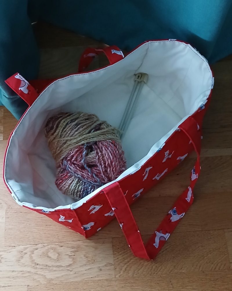 Quilted crafting bag with carry handles