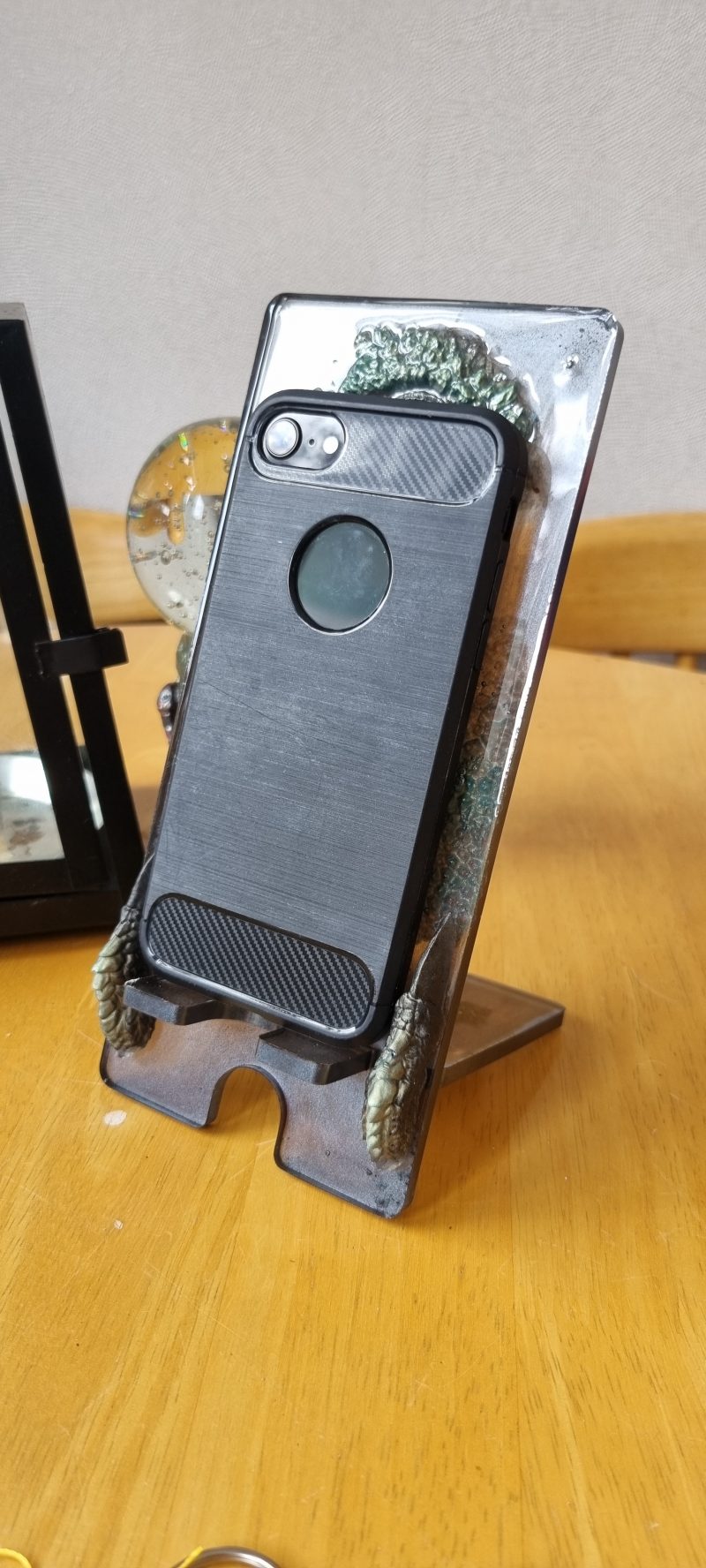 Resin Dragon mobile phone / cell phone holder