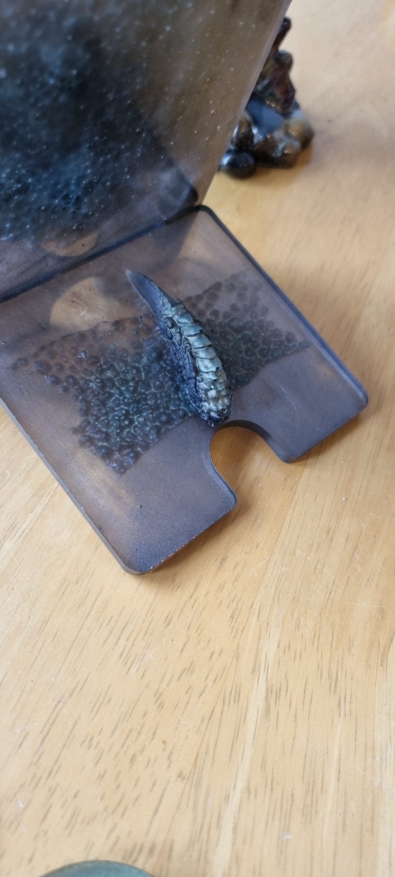 Resin Dragon mobile phone / cell phone holder